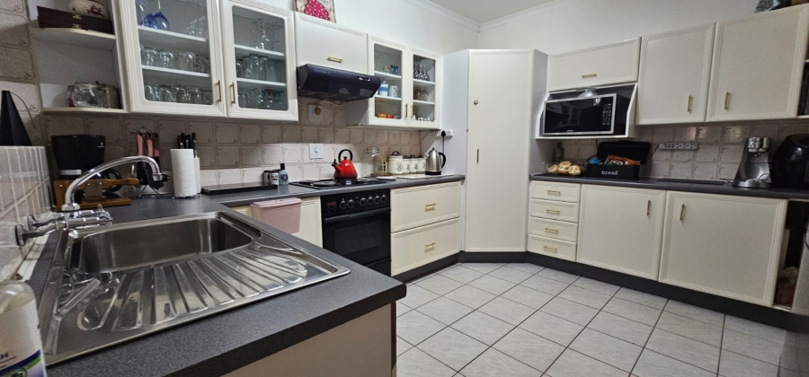 To Let 3 Bedroom Property for Rent in Cashan North West